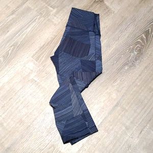 Lululemon athletica blue abstract capris high waist women size 4
